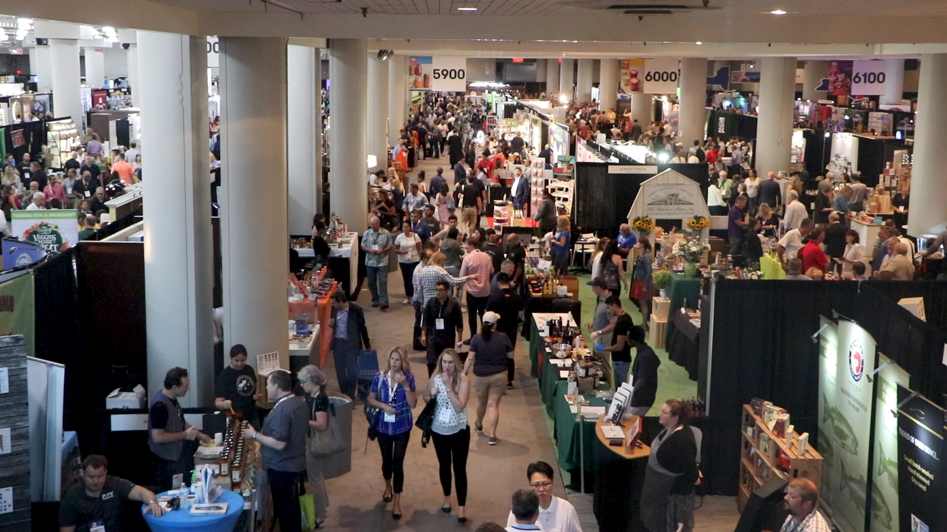 A crowd at the Summy Fancy Food Show.
