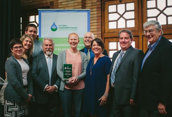 us_dairy_sustainability_award_acceptance_chicago_il_5.12.2016