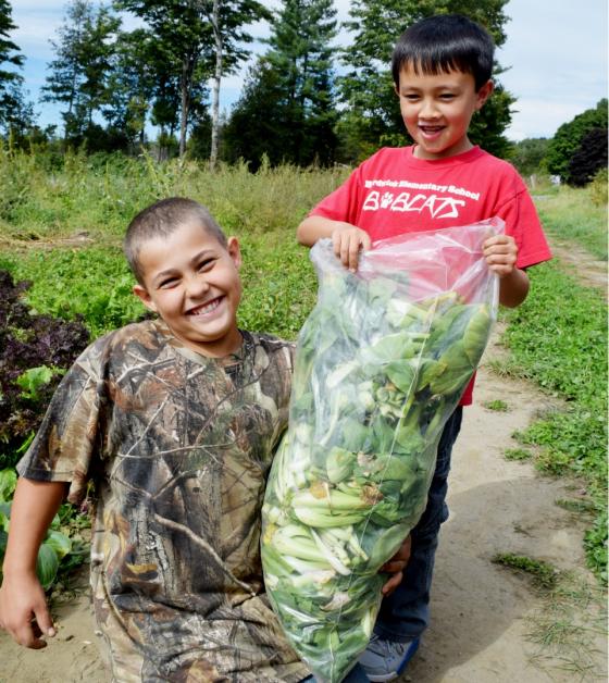 farm_to_school_gleaning_-_credit_cae